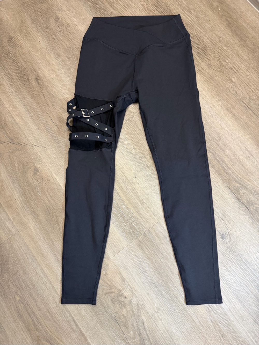 Halara Buckle Cutout Full Length Leggings Women’s L Black 292
